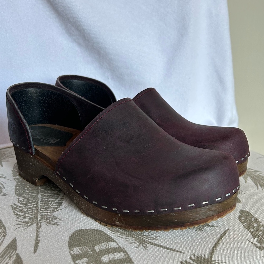 Sandgrens Brett Low Closed Back clogs size 41 color Plum